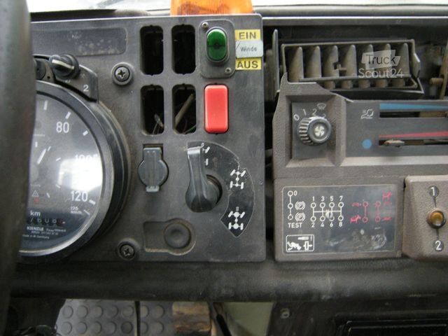 Trójstronna wywrotka UNIMOG Unimog U1250 mit Kran
