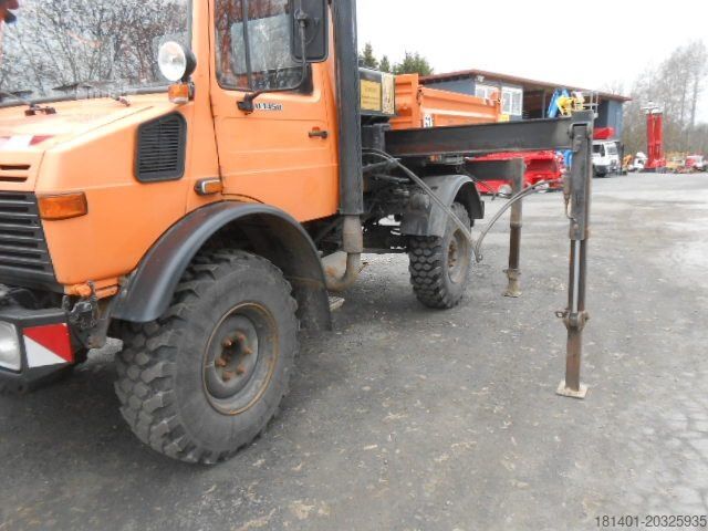 Camião basculante UNIMOG U1450 427/11 mit Kran