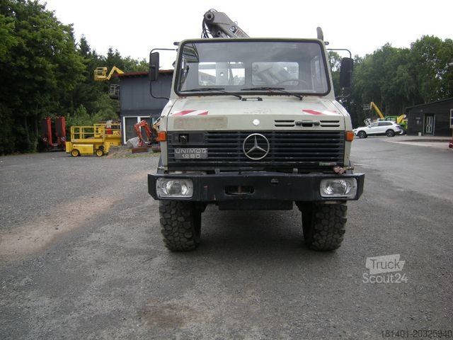 Furgón volquete trilateral MERCEDES-BENZ Unimog U1250 mit Kran MKG 105