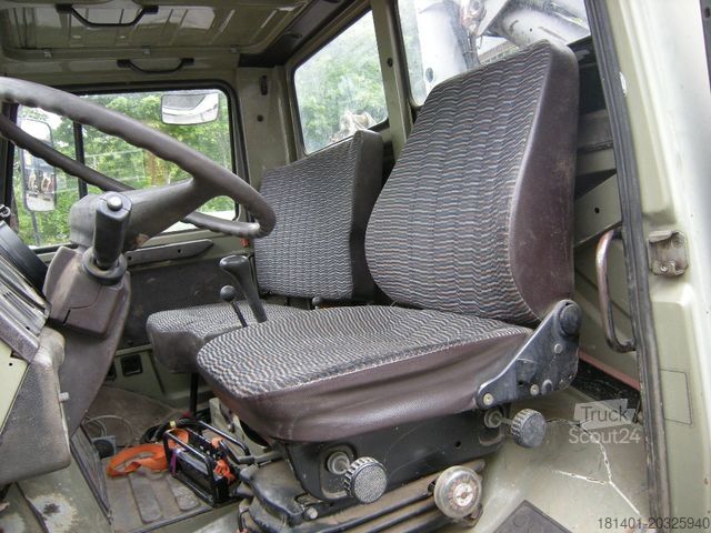 Furgón volquete trilateral MERCEDES-BENZ Unimog U1250 mit Kran MKG 105