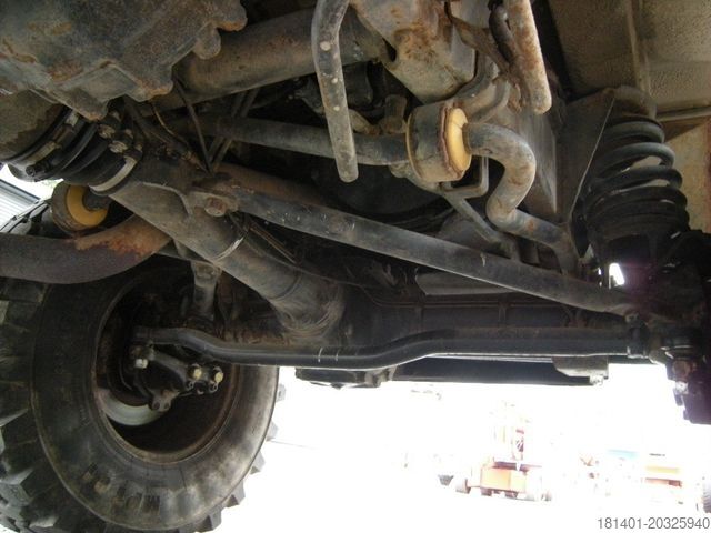 Furgón volquete trilateral MERCEDES-BENZ Unimog U1250 mit Kran MKG 105