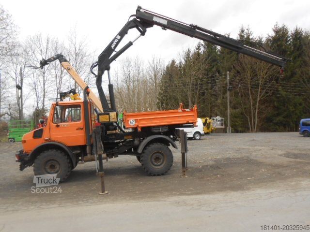 Camião basculante MERCEDES-BENZ U1450 427/11 mit Kran