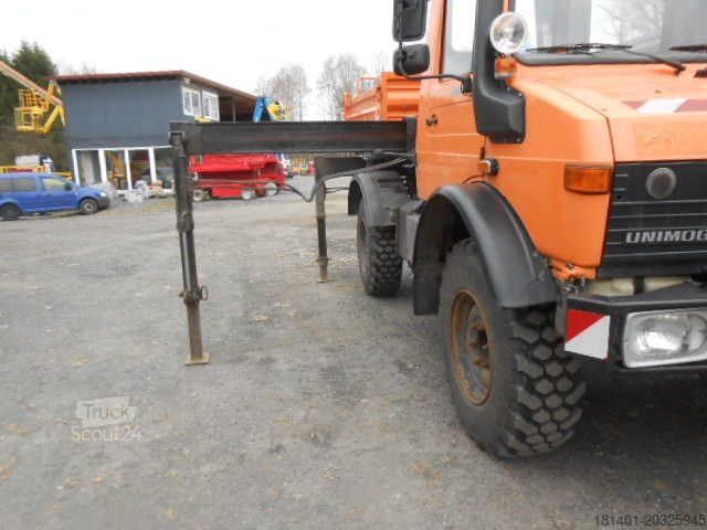 Camião basculante MERCEDES-BENZ U1450 427/11 mit Kran