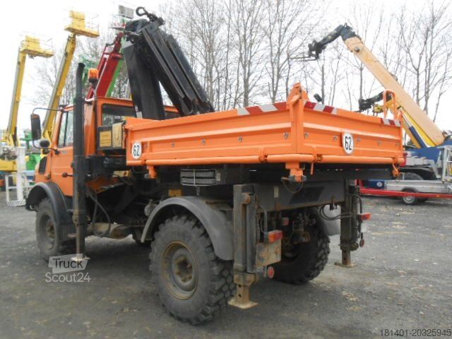 Camião basculante MERCEDES-BENZ U1450 427/11 mit Kran