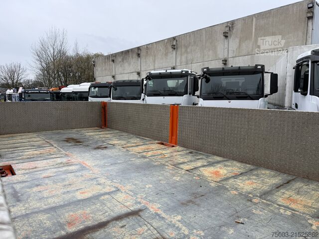 Flatbed truck MAN TGS 26.480 6X4H-2 Kran Fassi F310 18.50 Meter