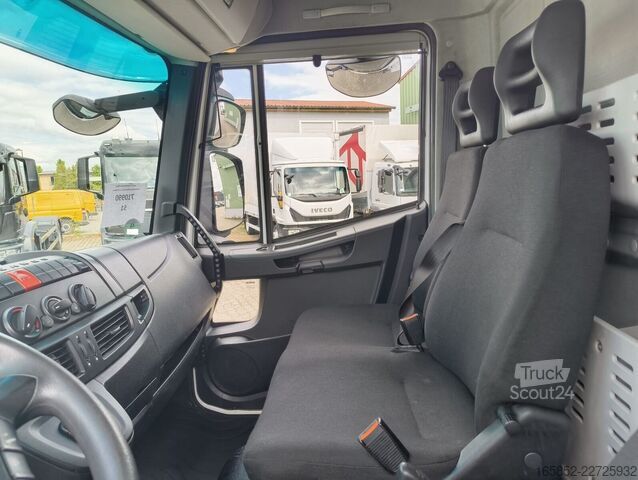 Bâché à rideaux latéraux IVECO EuroCargo 75-210 (51) Plane