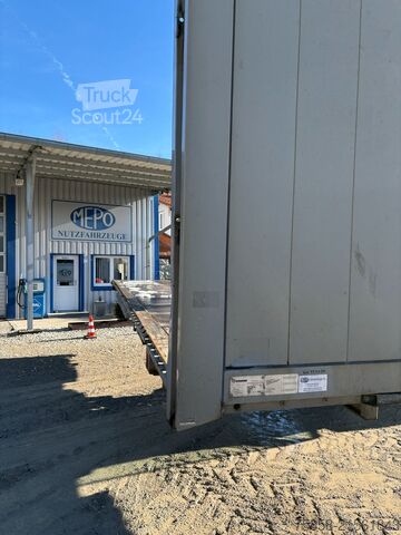 πλατφόρμα εναλλασσόμενης καρότσας Krone Jumbo Plattform 7,82 mit Lochleiste