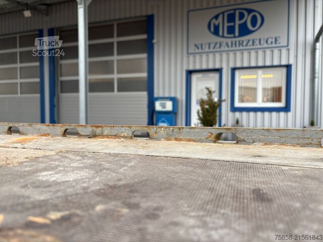 πλατφόρμα εναλλασσόμενης καρότσας Krone Jumbo Plattform 7,82 mit Lochleiste