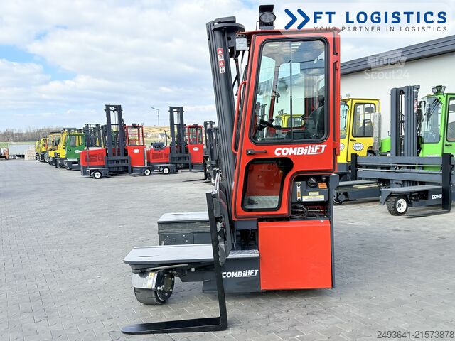 Chariot élévateur multidirectionnel Combilift C3000ET TRIPLEX 5940 WIDE FORK POSITIONE