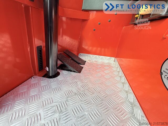 Chariot élévateur multidirectionnel Combilift C3000ET TRIPLEX 5940 WIDE FORK POSITIONE