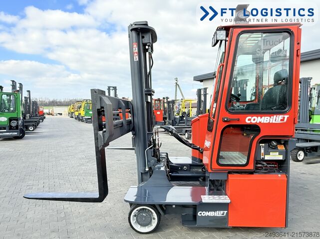 Chariot élévateur multidirectionnel Combilift C3000ET TRIPLEX 5940 WIDE FORK POSITIONE