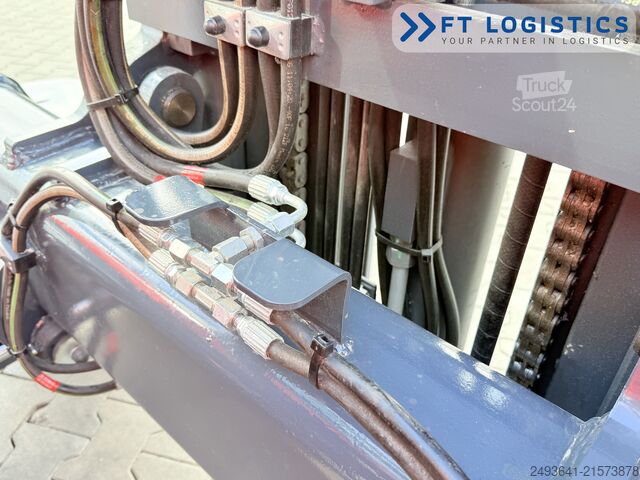 Chariot élévateur multidirectionnel Combilift C3000ET TRIPLEX 5940 WIDE FORK POSITIONE