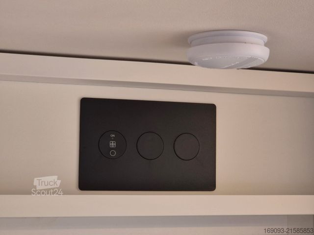 Lakókocsi LMC Style 453D / 450D 70 Jahre *Klima*Sondermodell