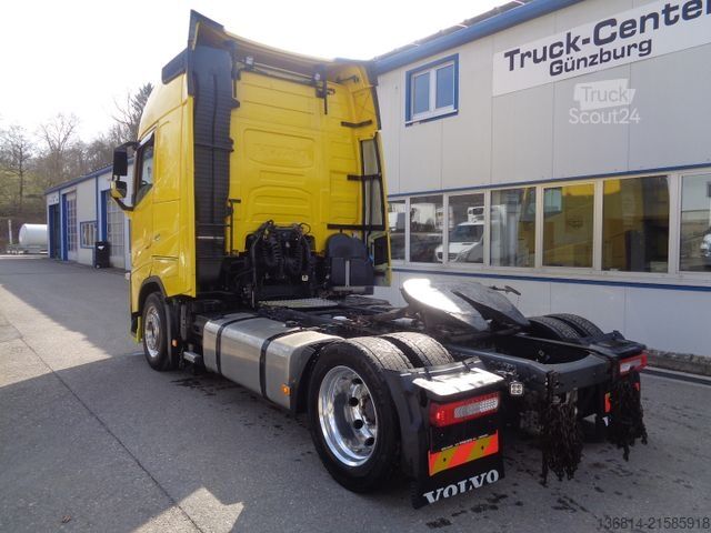 Standardni vlačilec VOLVO FH460 verstellbare Sattelkupplung 2x Tank