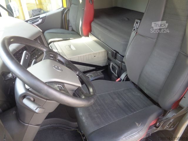 Standardni vlačilec VOLVO FH460 verstellbare Sattelkupplung 2x Tank