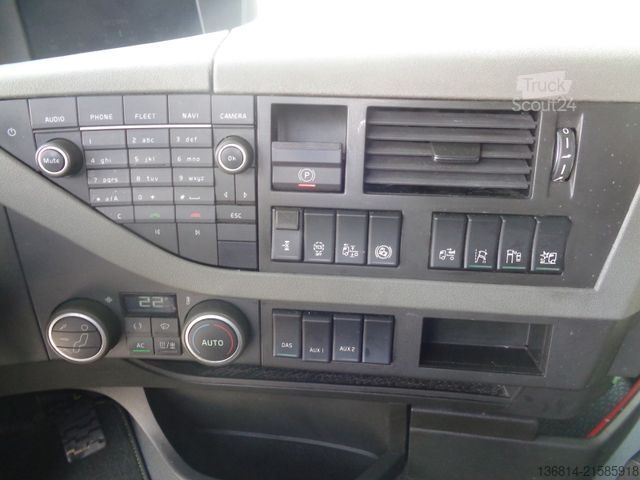 Standardni vlačilec VOLVO FH460 verstellbare Sattelkupplung 2x Tank