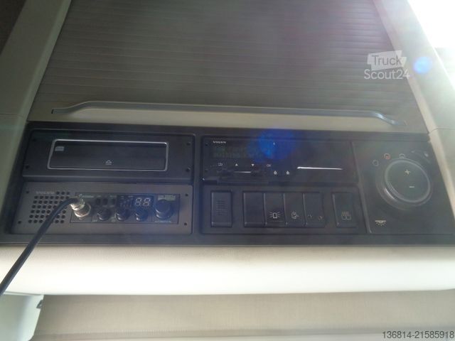 Standardni vlačilec VOLVO FH460 verstellbare Sattelkupplung 2x Tank