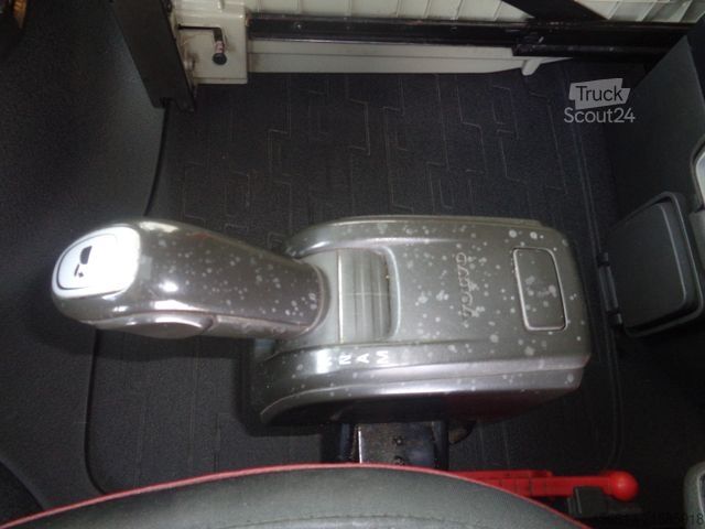 Standardni vlačilec VOLVO FH460 verstellbare Sattelkupplung 2x Tank