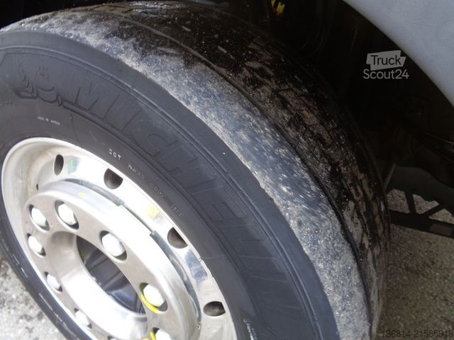 Standardni vlačilec VOLVO FH460 verstellbare Sattelkupplung 2x Tank