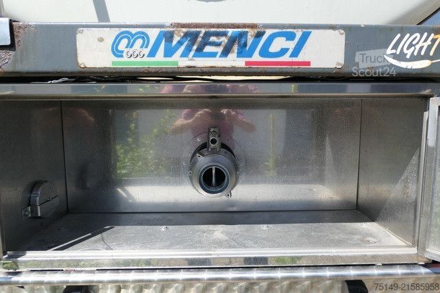 Tanker semitrailer MENCI SA 105, isoliert, 32m³, 4 Kammern, Alu-Felgen