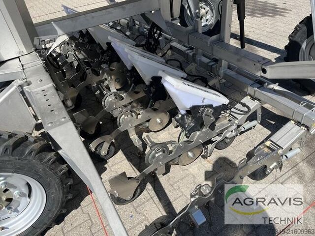 Tractor FarmDroid FD20