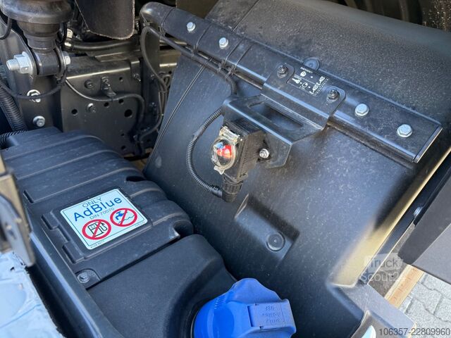 Tractor estándar IVECO S-WAY AS440S58 T/FP mit ADR Intarder