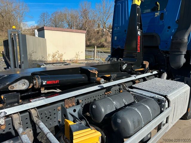 Camion benne à bras amovible MERCEDES-BENZ Arocs 1832 4x2 Abrollkipper AHK 35to