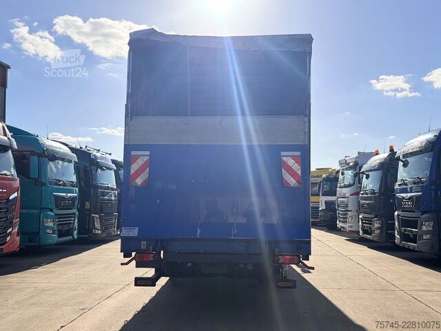 Camión plataforma con toldo RENAULT MIDLUM 290 DXI / SCHLAFKABINE / EURO 5