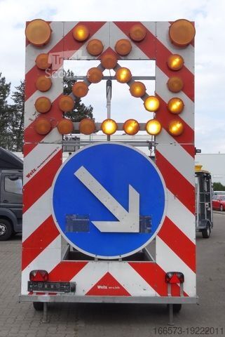 Prikolica Berghaus AM3 Verkehrsleitanhänger Absperrtafel