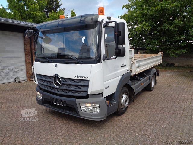 Trójstronna wywrotka MERCEDES-BENZ ATEGO 821  -