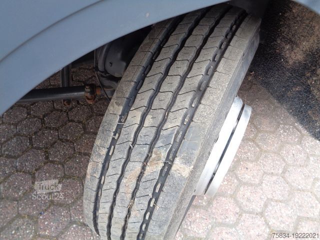 Trójstronna wywrotka MERCEDES-BENZ ATEGO 821  -