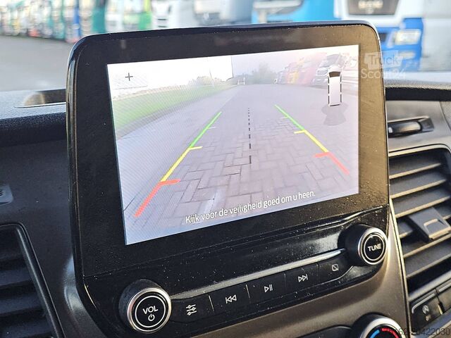 Stationvogn med højt tag FORD TRANSIT CUSTOM 2.0 L1H1 Dub.- Cab. Navi