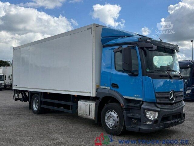 LKW mit Kofferaufbau Mercedes-Benz Antos 1830 Isolierter Koffer 7.40m LBW 1.5t.
