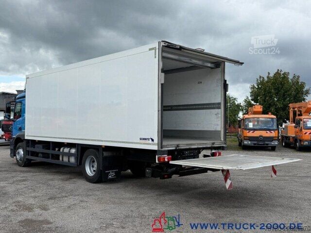 LKW mit Kofferaufbau Mercedes-Benz Antos 1830 Isolierter Koffer 7.40m LBW 1.5t.