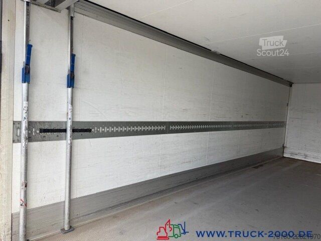 LKW mit Kofferaufbau Mercedes-Benz Antos 1830 Isolierter Koffer 7.40m LBW 1.5t.