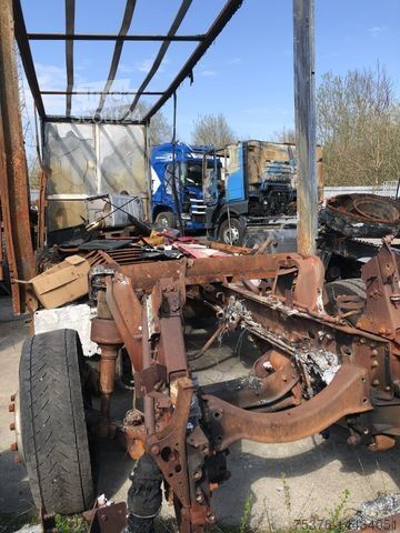 Nákladné auto s plochou korbou a plachtou MAN TGX 18.430 4x2 Brandschaden