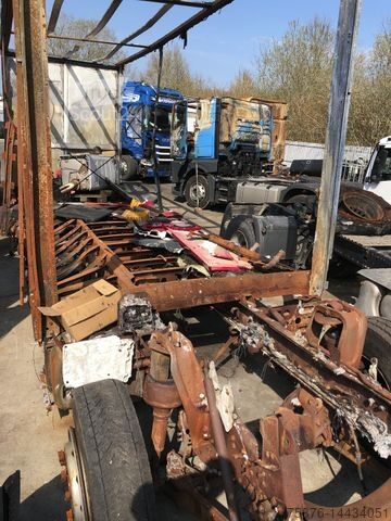 Nákladné auto s plochou korbou a plachtou MAN TGX 18.430 4x2 Brandschaden