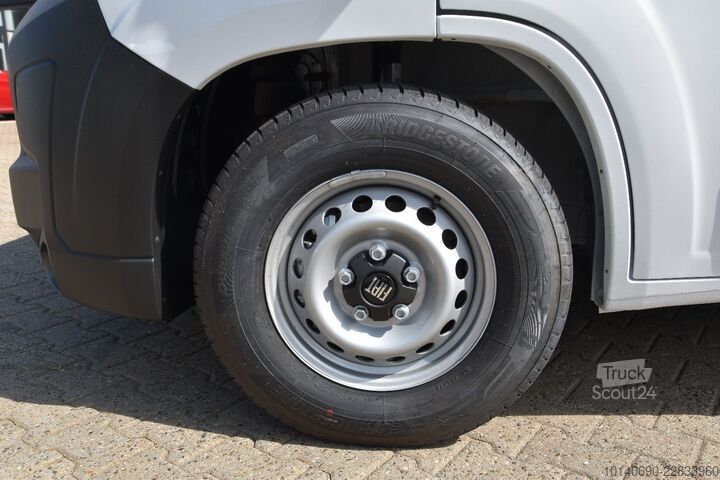 Høy tak varebil FIAT Ducato 35 L2H2 140 MT Tachograph AHK Allwetterre