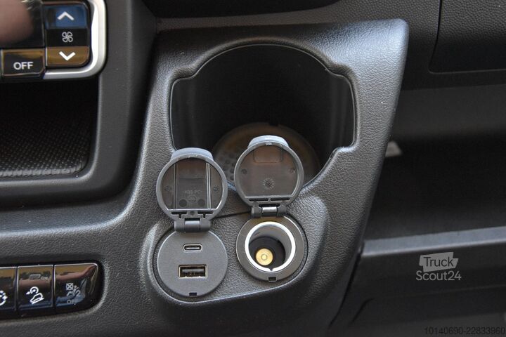 Høy tak varebil FIAT Ducato 35 L2H2 140 MT Tachograph AHK Allwetterre
