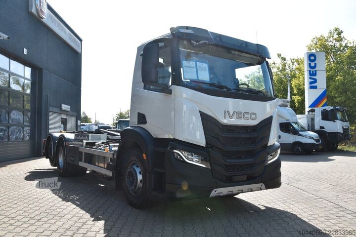 Camion benne à bras amovible IVECO X-WAY AD280X46Y-PS Abrollkipper PALFINGER HT20TE