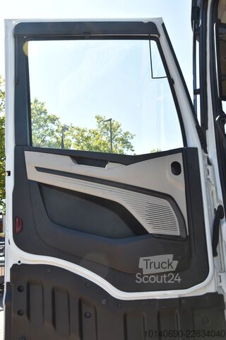 Nagy térfogatú nyergesvontató IVECO S-WAY AS440S50TFP-LT Jumbo SZM EURO VI-E