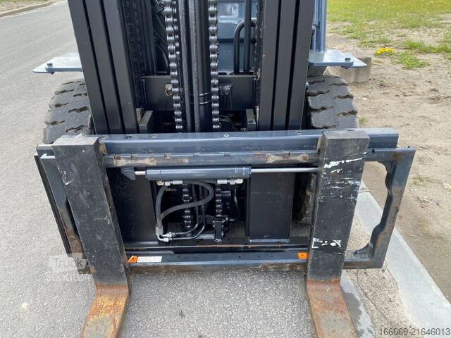 Wózek widłowy Toyota 02-8FDF30