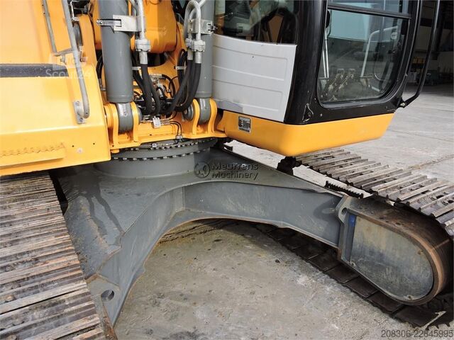 Rupsgraver LIEBHERR R926