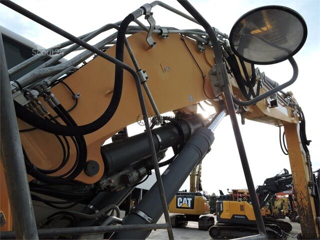 Rupsgraver LIEBHERR R926