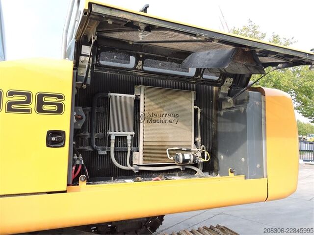 Rupsgraver LIEBHERR R926