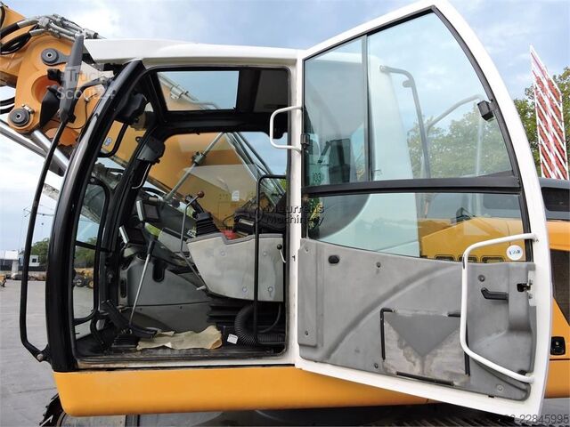 Rupsgraver LIEBHERR R926