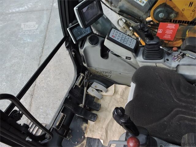 Rupsgraver LIEBHERR R926