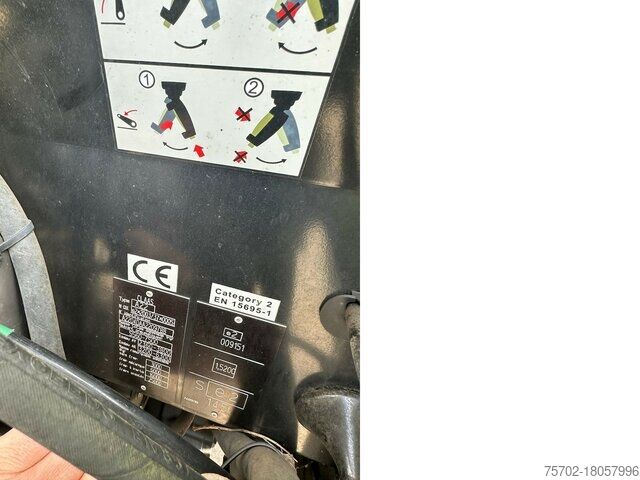 Chargeur frontal Claas Axos 310 mit Frontlader FL80