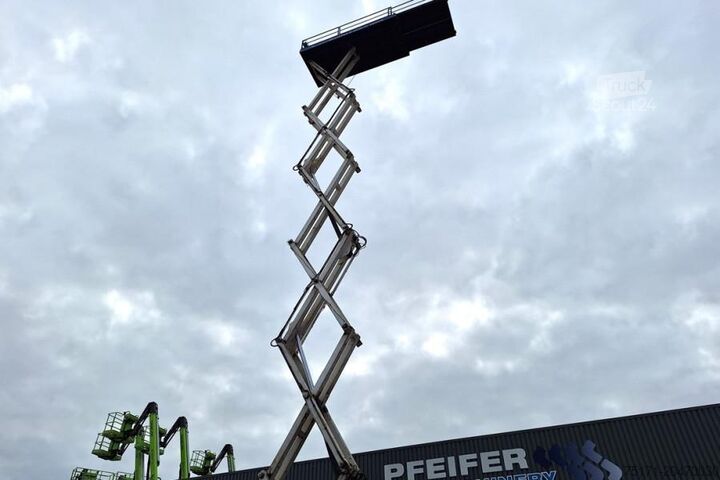 Pont élévateur à ciseaux Holland Lift Megastar G320DL30 4WDS/N Diesel, 4x4x4 Drive, 34m