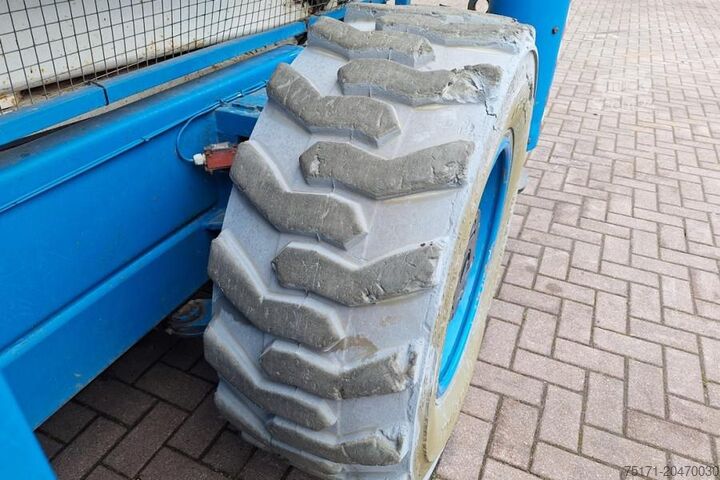 Pont élévateur à ciseaux Holland Lift Megastar G320DL30 4WDS/N Diesel, 4x4x4 Drive, 34m